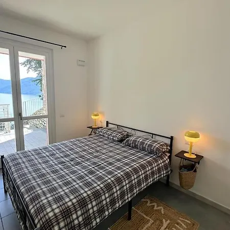 Aurora's View Apartment Argegno
